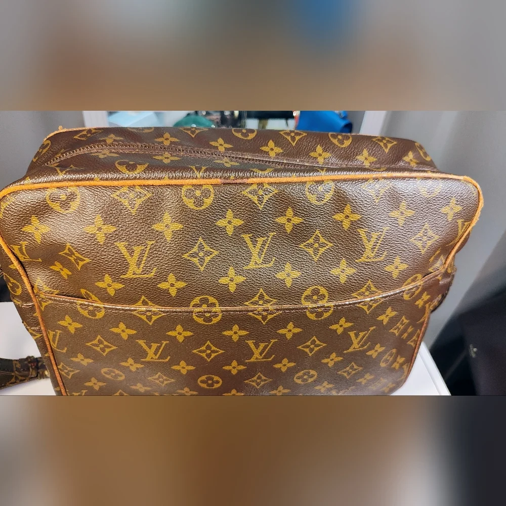 Vintage Louis Vuitton Monogram Large GM Nile Messenger Bag Unisex Shoulder - Picture 9 of 16